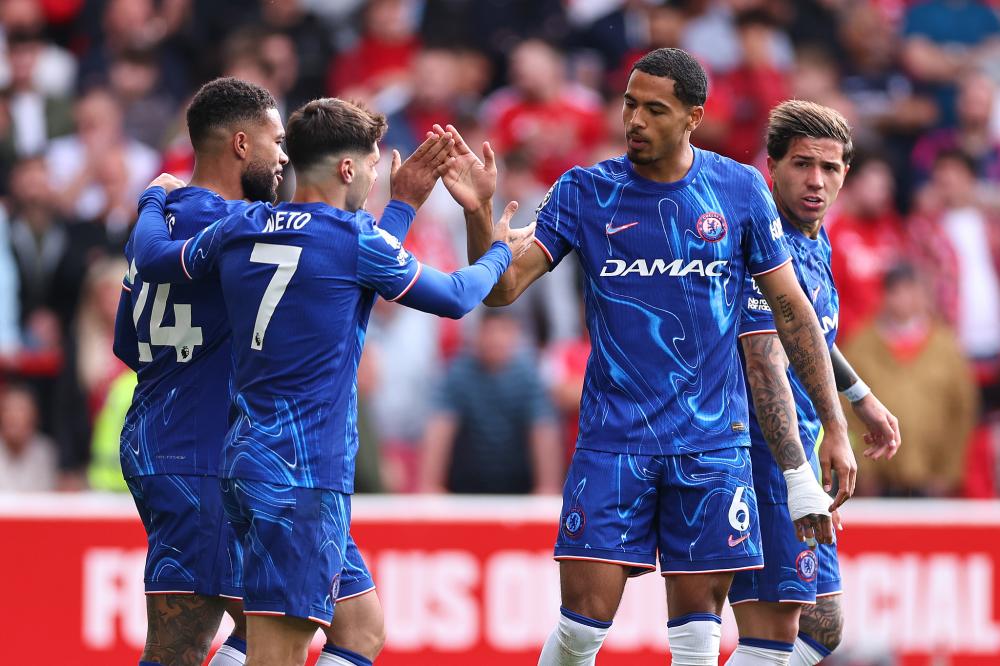 一场4-0！让意甲榜首易主：国米大胜登顶，争冠4强差3分米兰有戏
